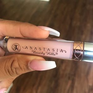 Anastasia Beverly Hills liquid lipstick matte